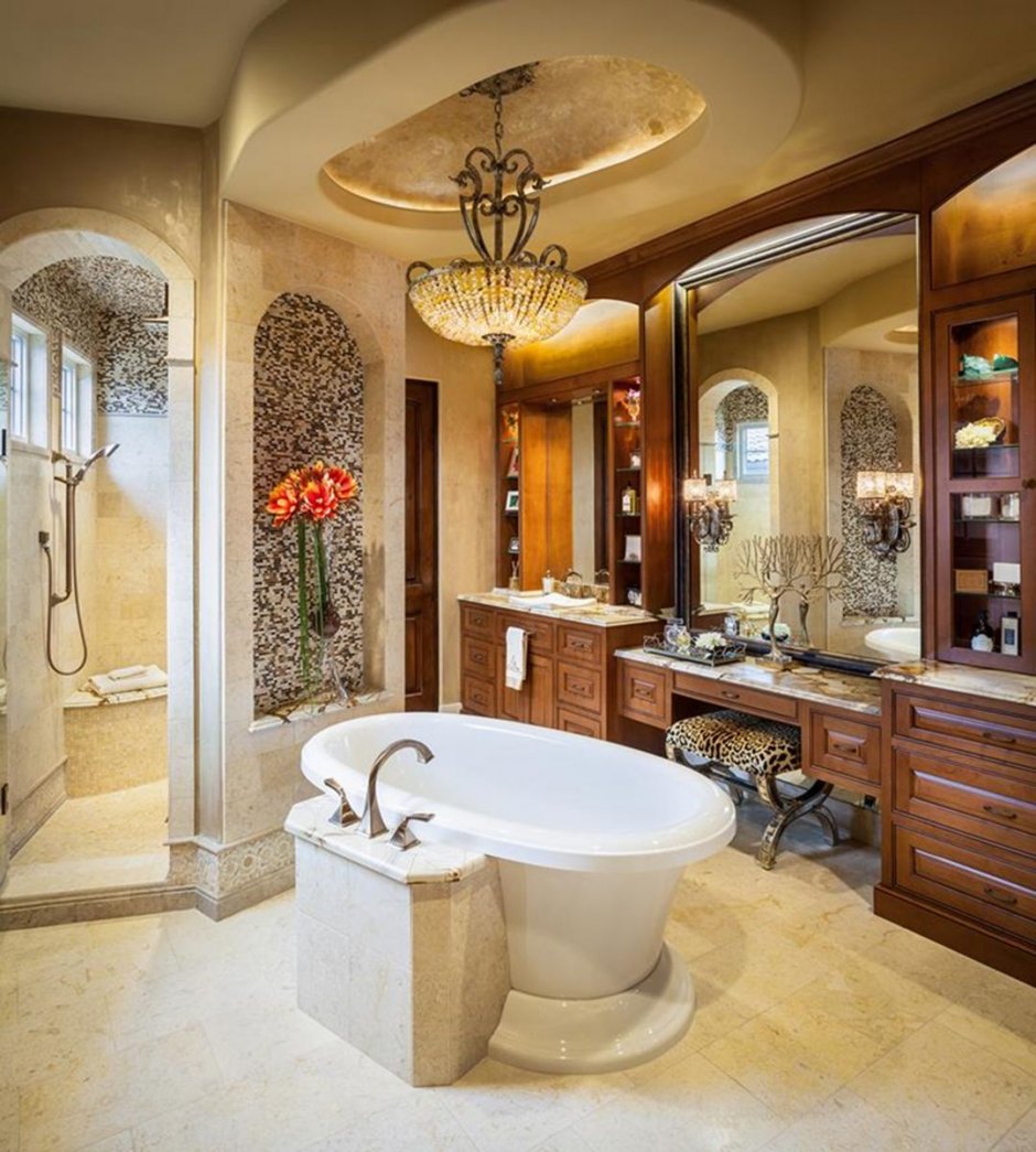 Красивая ванная комната в средиземноморском стиле