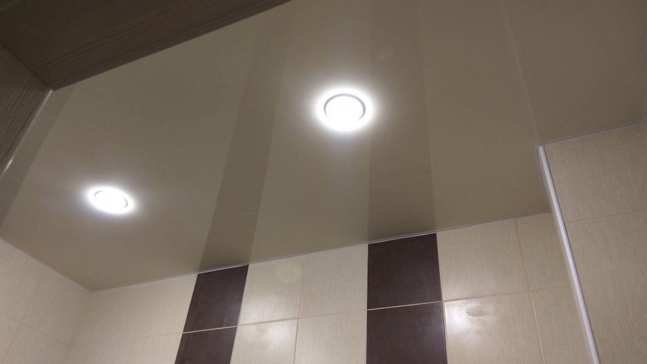 Лампочки в потолок натяжной ванная