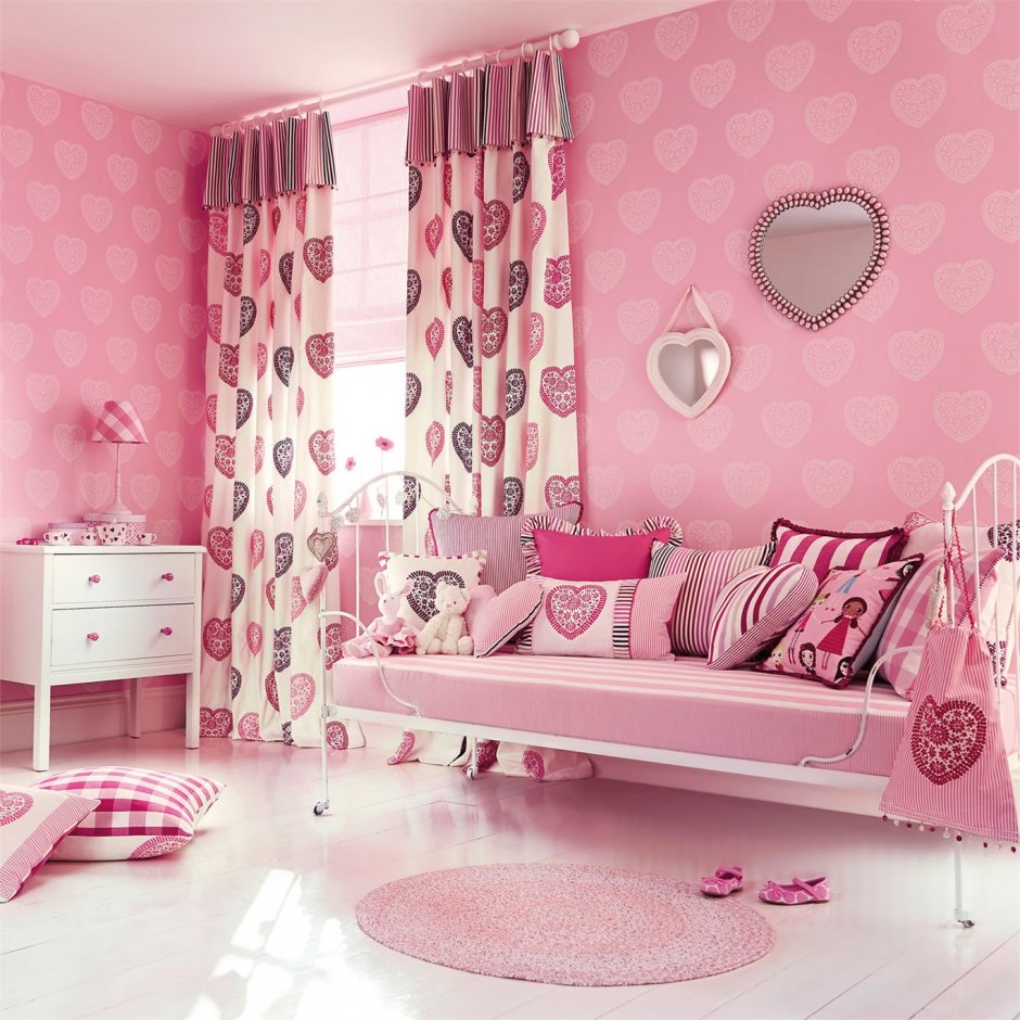 Детская комната для девочки розовая