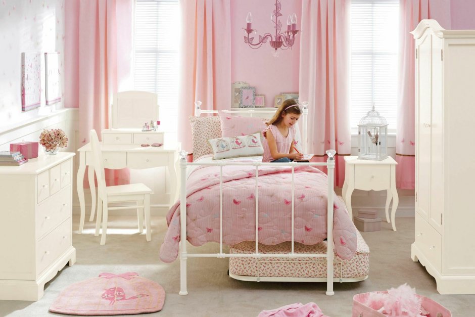 Красивая детская спальня