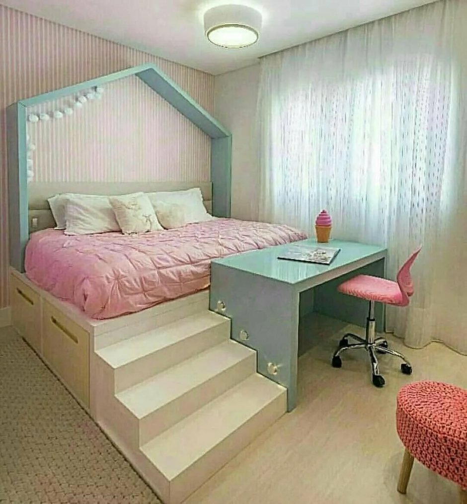 Компактная комната для девочки