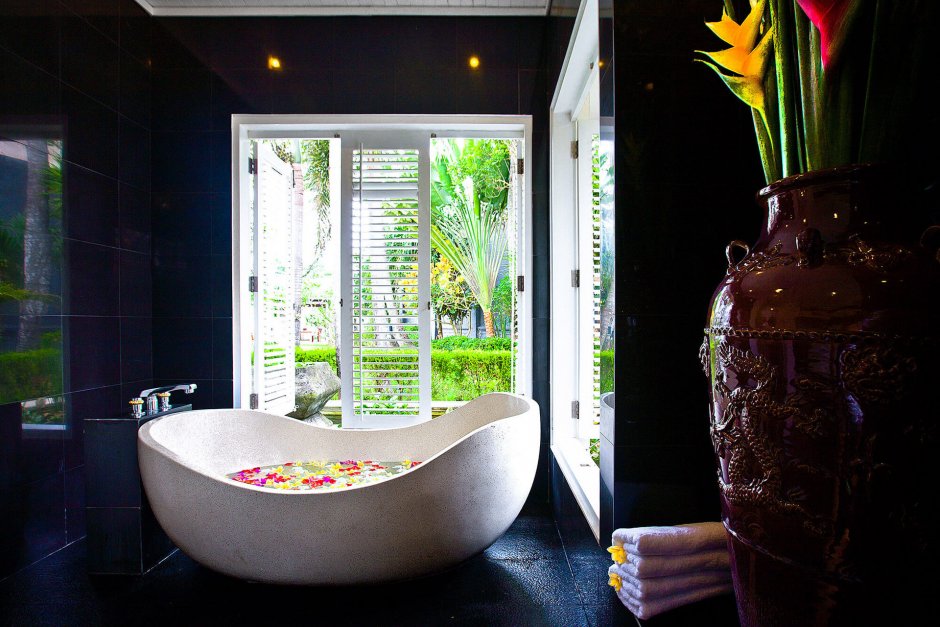 Ванные комнаты в стиле Бали