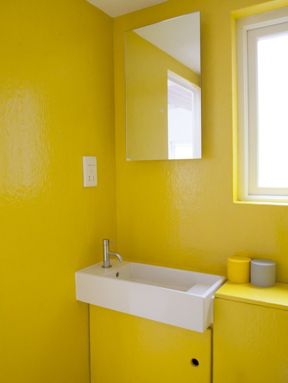 Цветные стены в ванной