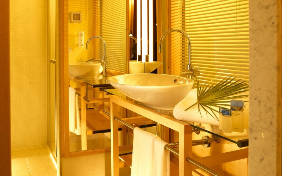Желтые Ванные комнаты