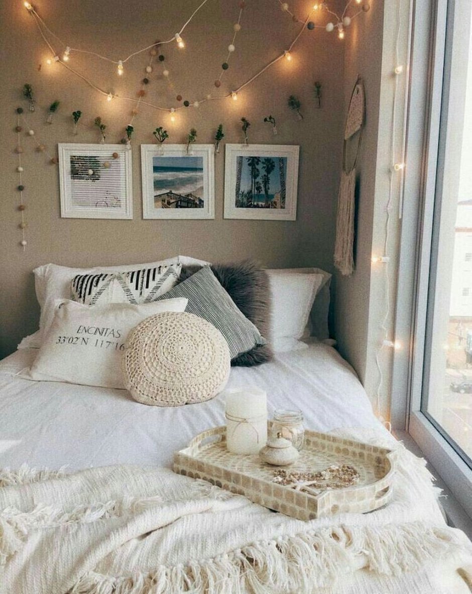 Небольшая уютная спальня