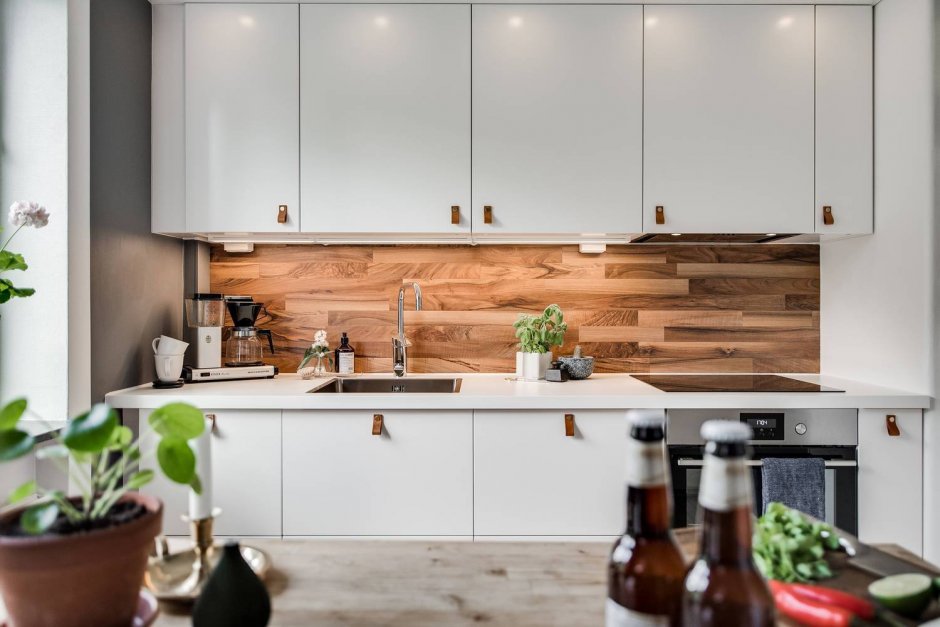 Дизайн кухонь с деревянным фартуком (59 фото)