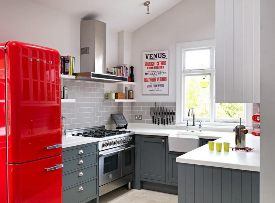 Дизайн кухонь с маленькими холодильниками (59 фото)