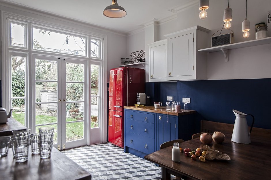 Синяя кухня в английском стиле