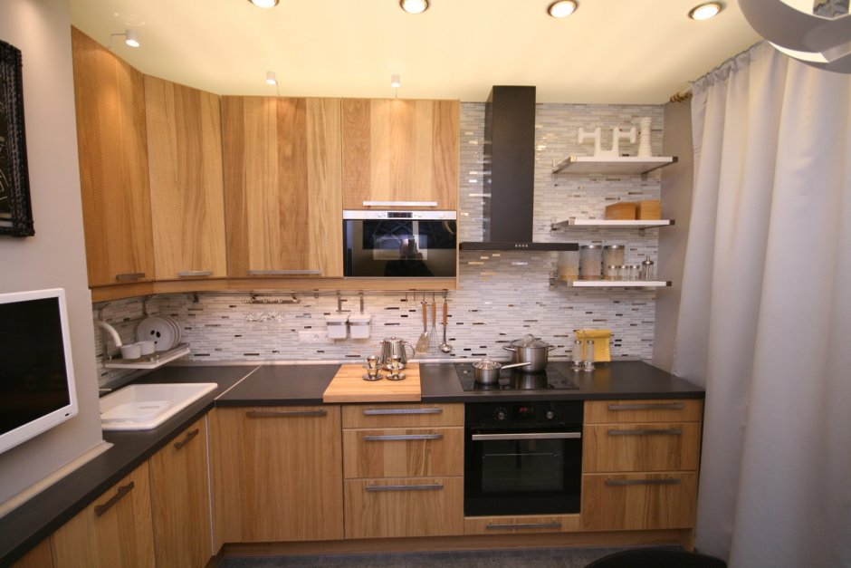 Кухонные гарнитуры с телевизором