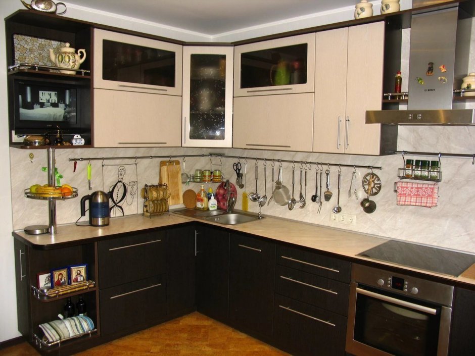 Кухонные гарнитуры с телевизором