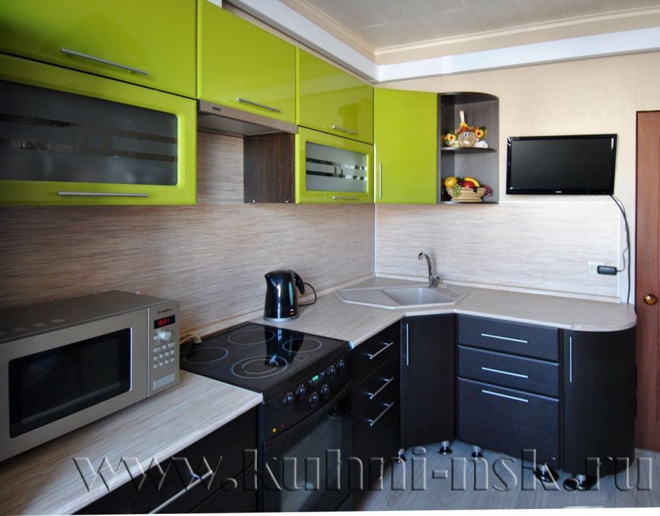 Кухня угловая олива с телевизором