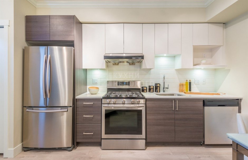 Интерьеры кухонь с холодильниками и плитами (60 фото)