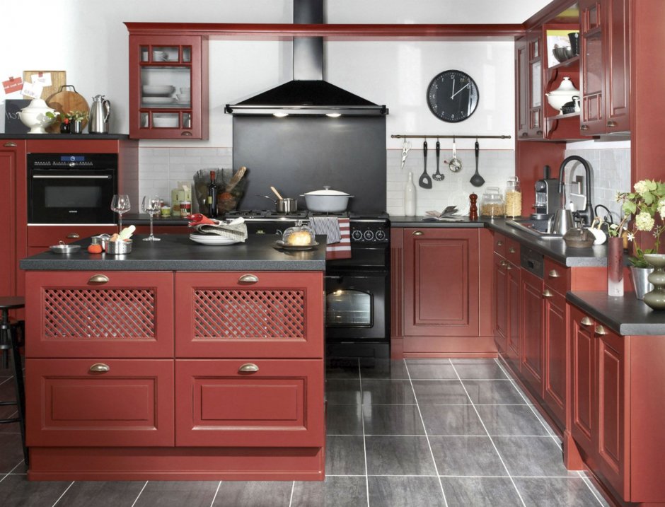Красная кухня в британском стиле