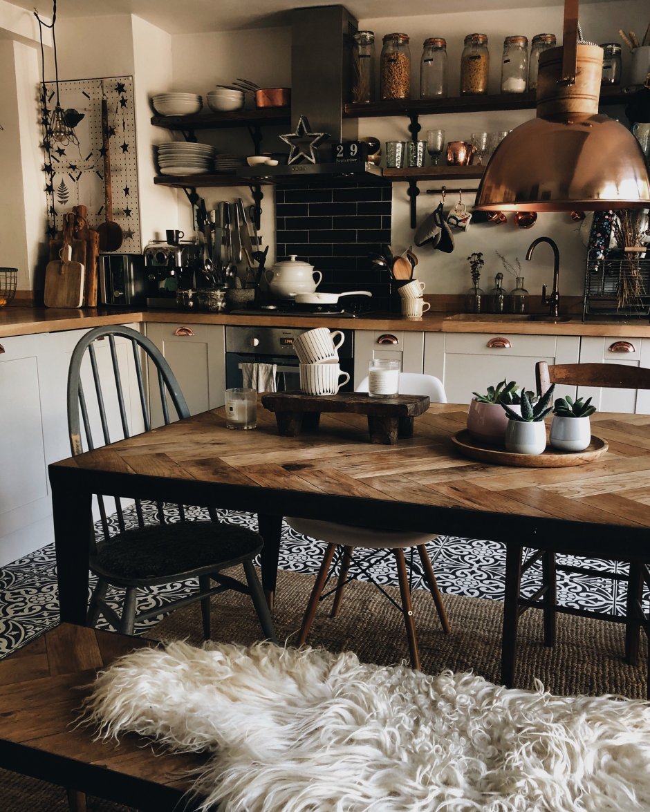 Кухонный стол в стиле бохо