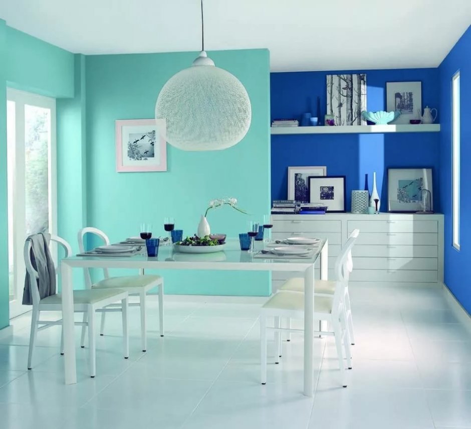 Голубой цвет стен на кухне