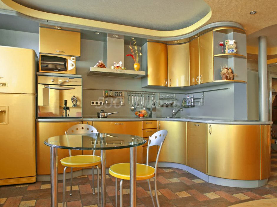 Кухня золотого цвета