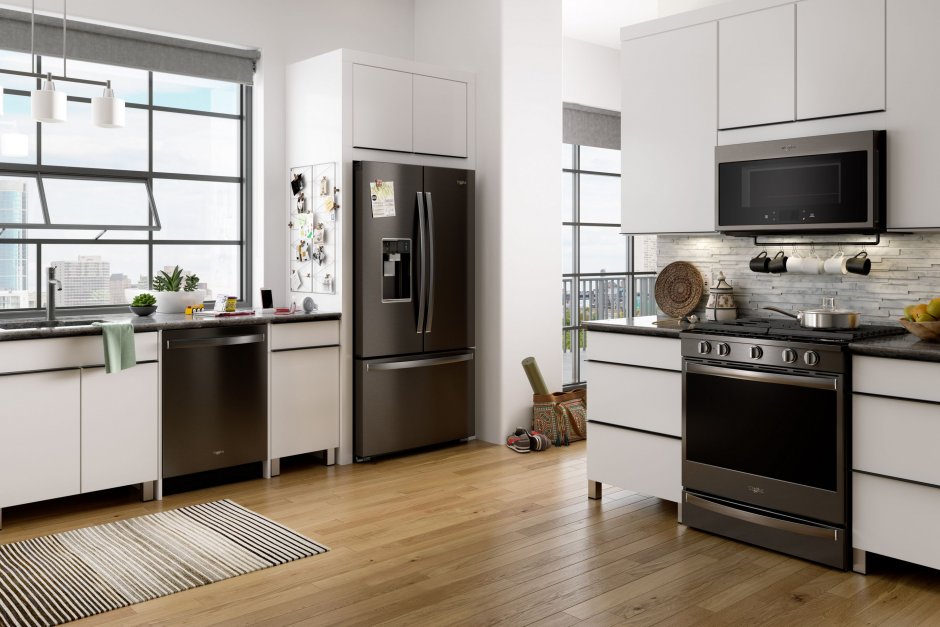 Белая кухня с черным холодильником (58 фото)