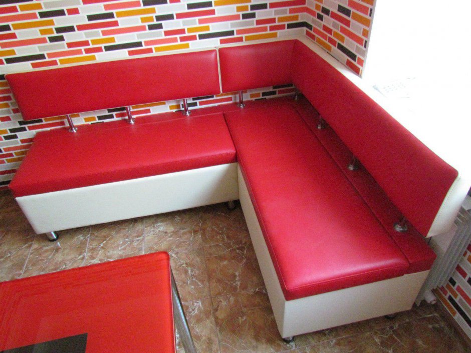 Кухонный уголок красный