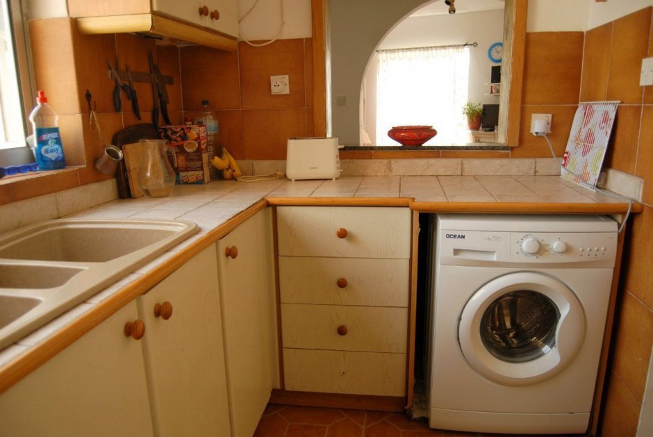 Кухня со встроенной стиральной машиной