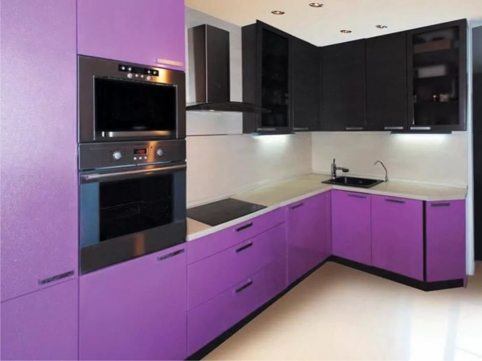 Фиолетовая пластиковая кухня