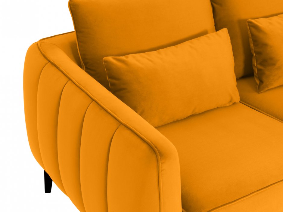 Диван и кресла горчичного цвета