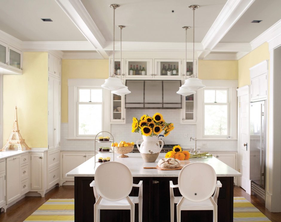 Лимонные стены на кухне