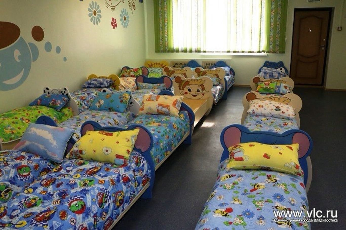 Кровати в детском саду