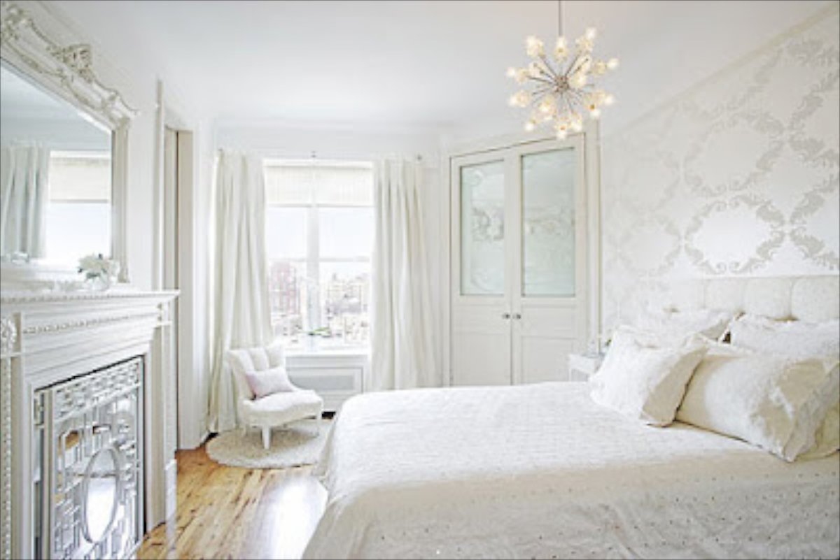 Интерьер спальни в белом цвете