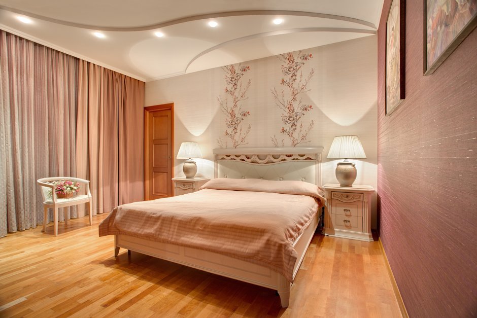 Персиковая комбинированная спальня