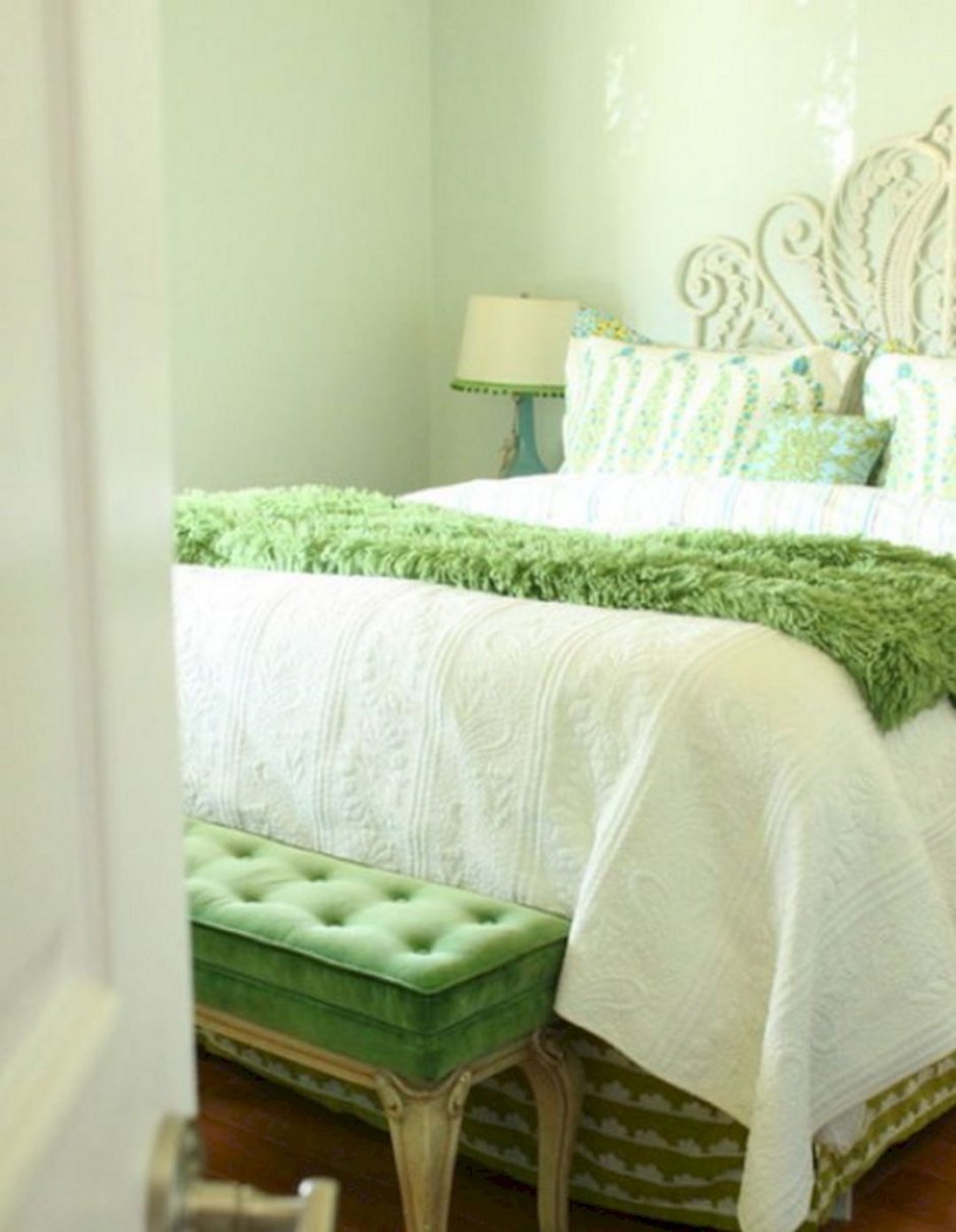 Декор зеленой спальни