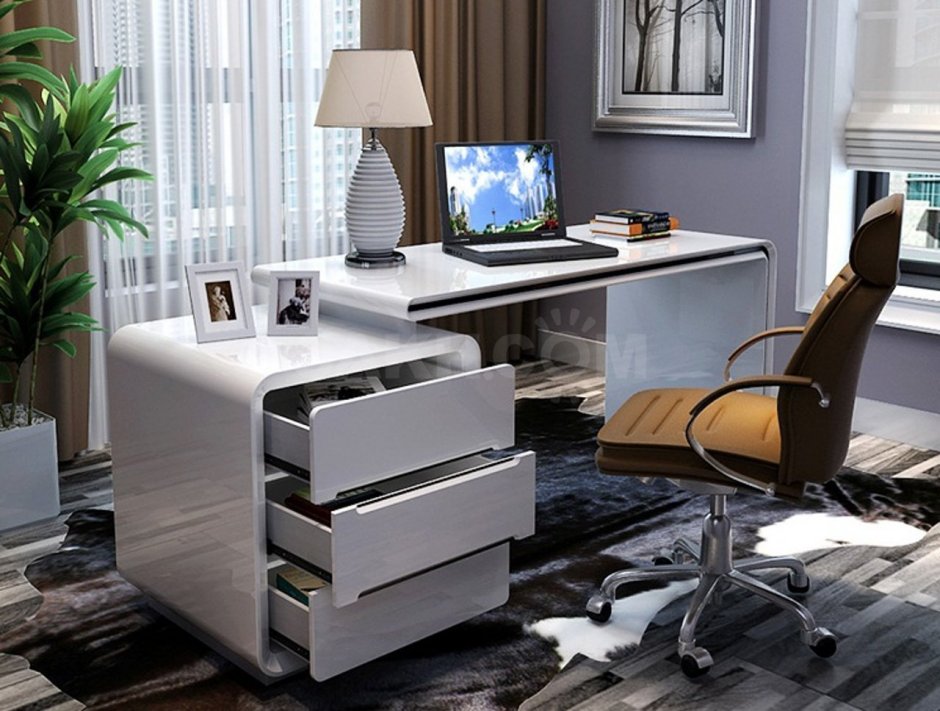 Модный компьютерный стол
