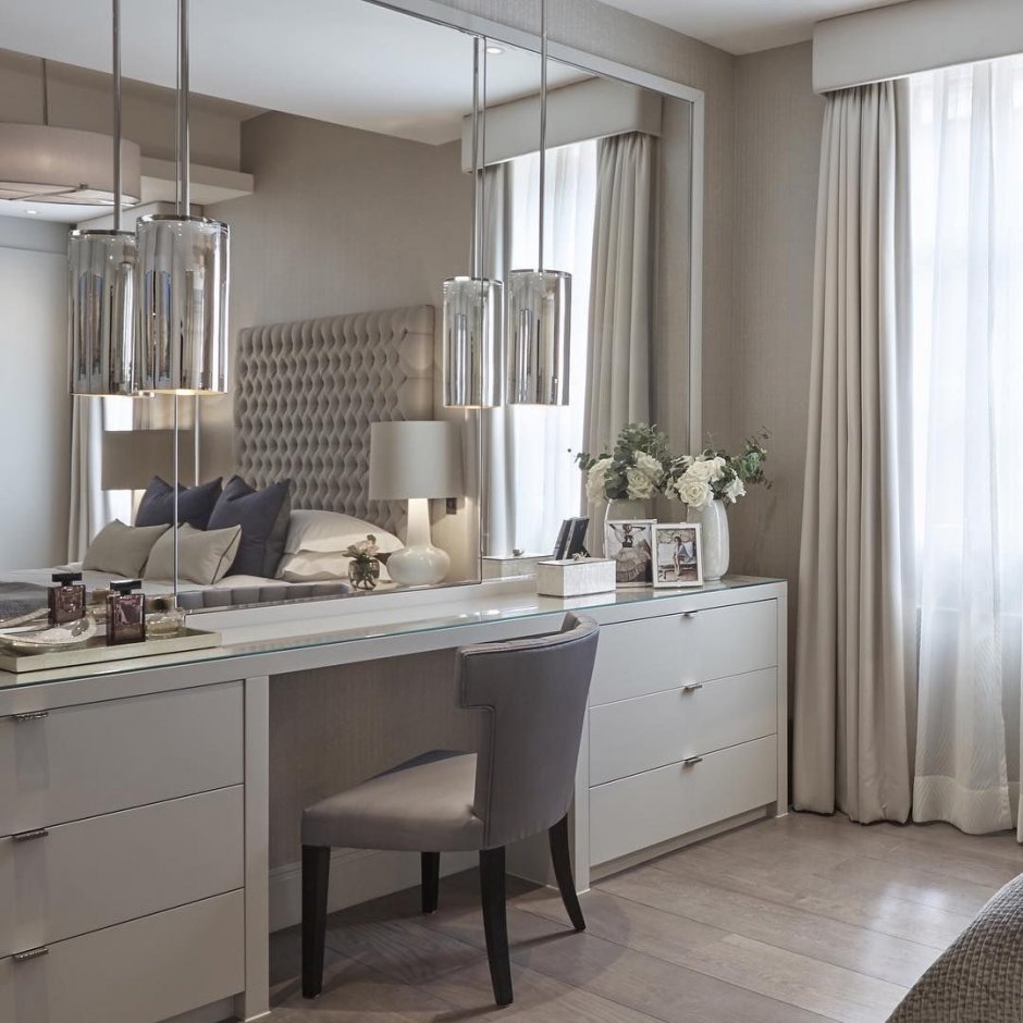 Светлые обои в спальню