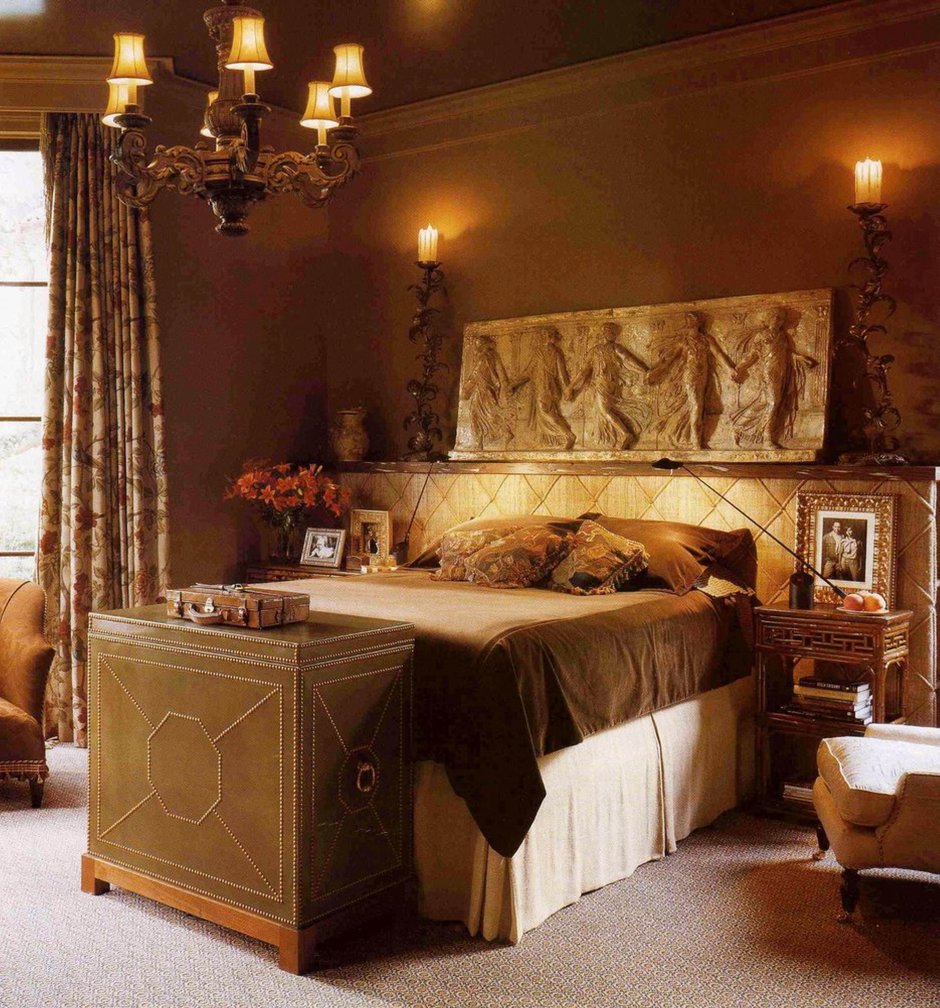 Спальня в немецком стиле с картинами