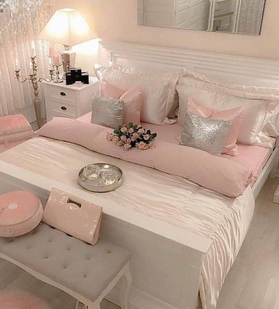 Нежно розовая спальня