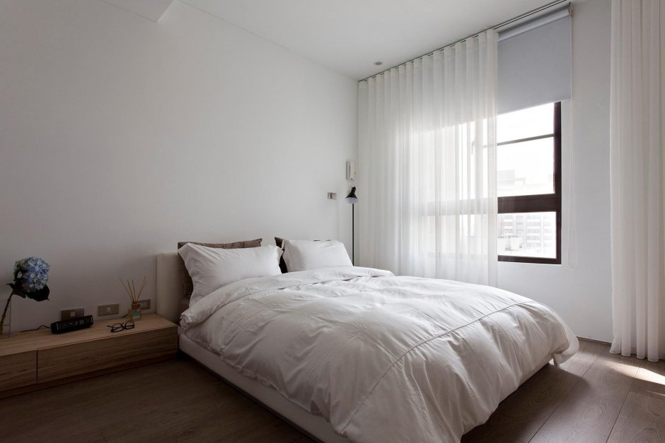 Уютная спальня в минималистичном стиле