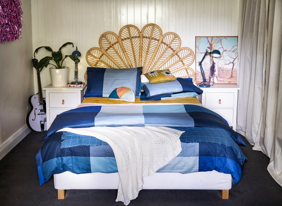 Идеи для спальни с синей кроватью