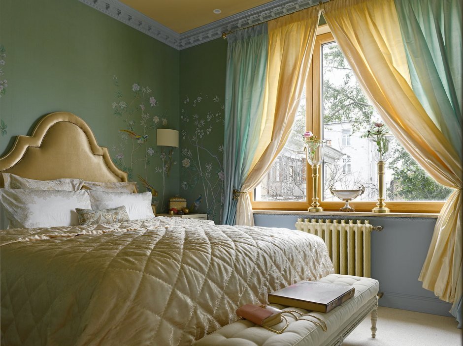 Спальня в золотисто зеленых тонах