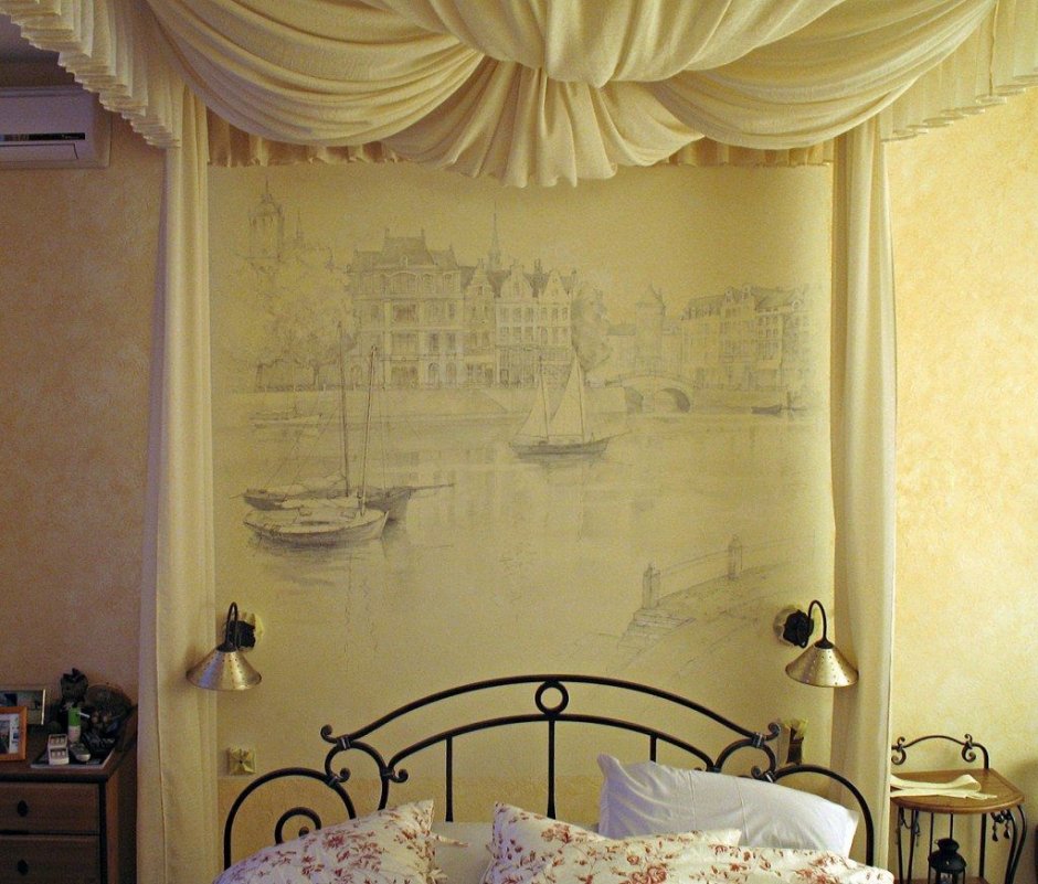 Художественная роспись стен в спальне