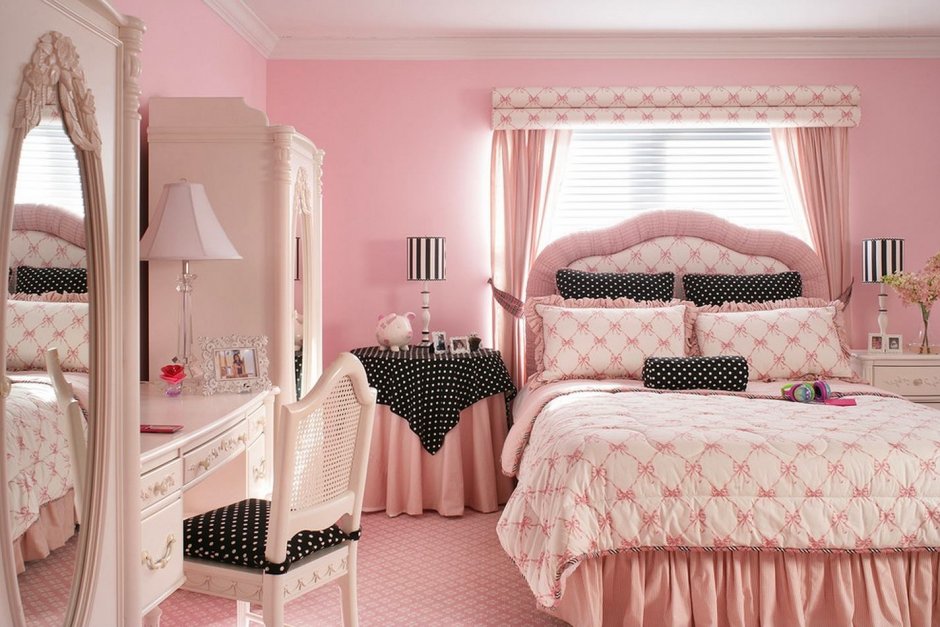 Розовые обои в спальне (35 фото)