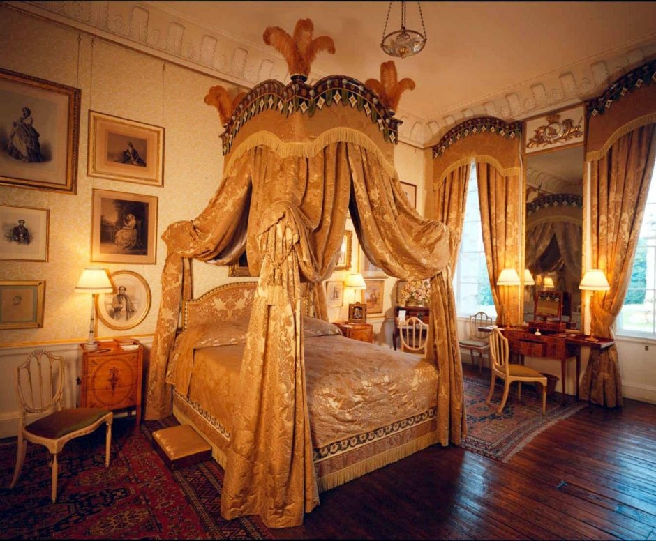 Средневековая Королевская спальня
