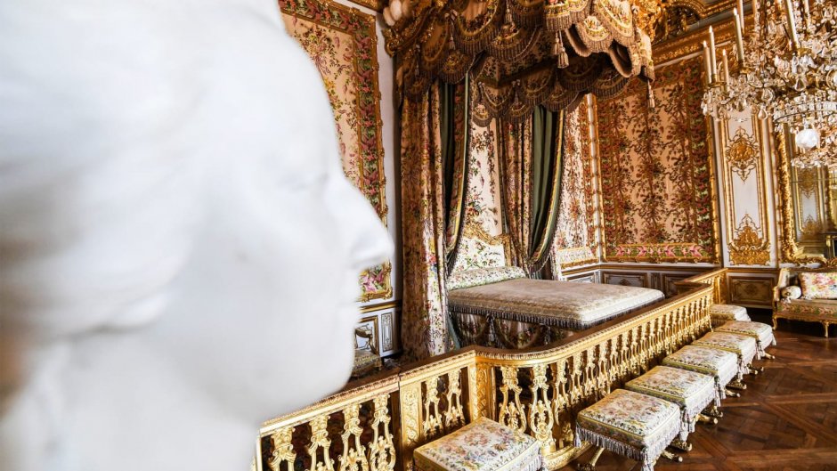 Версальский дворец спальня королевы
