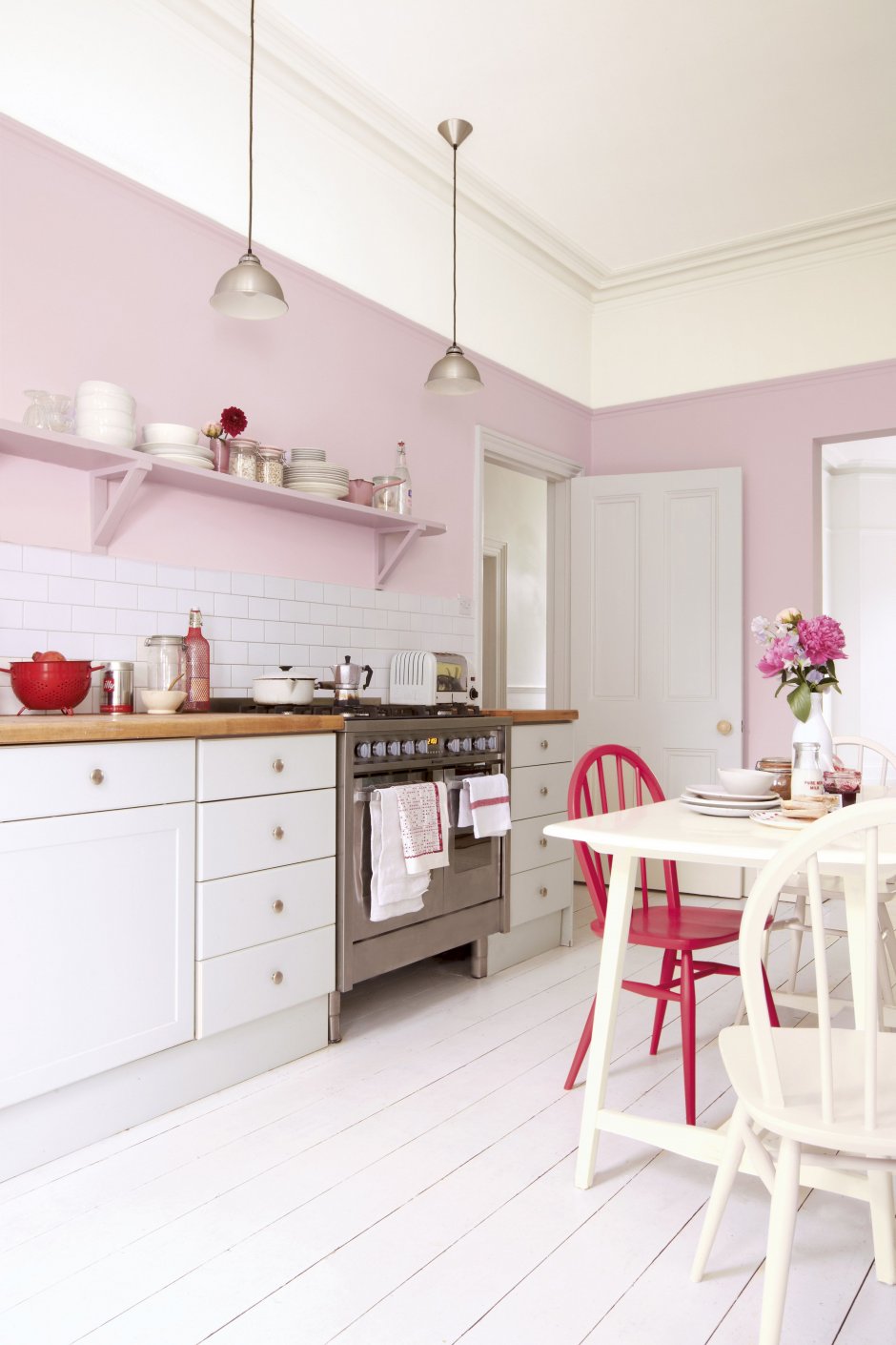 Кухня в пастельно розовом