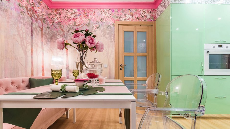 Интерьер стен кухни в розовых тонах