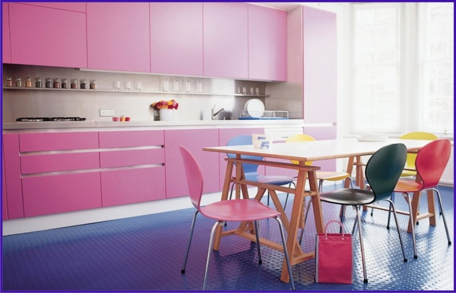 Кухня синяя с розовым