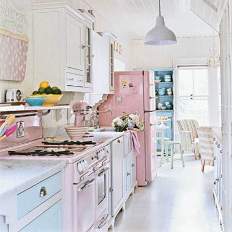 Кухня в розово голубых тонах