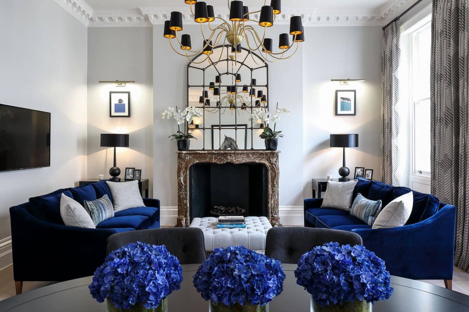 Интерьер гостиной в современном стиле с синим цветом