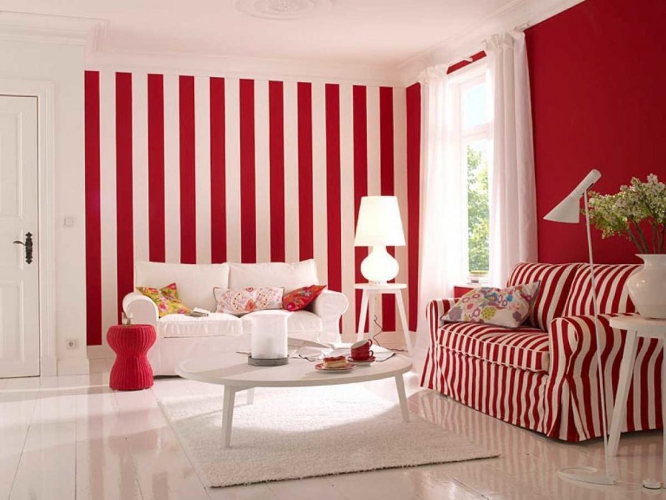 Комнаты с красными стенами