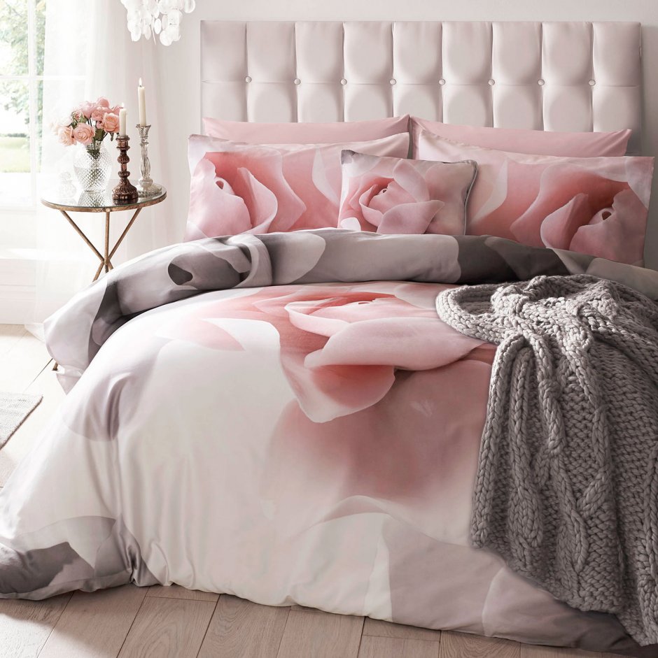 Красивое постельное белье в спальне