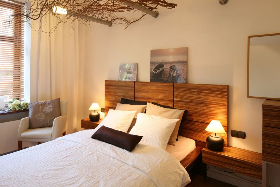 Уютные спальни в теплых тонах с натуральными материалами