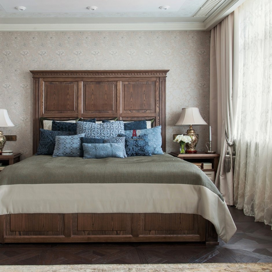Интерьер спальни в английском стиле в пастельных тонах